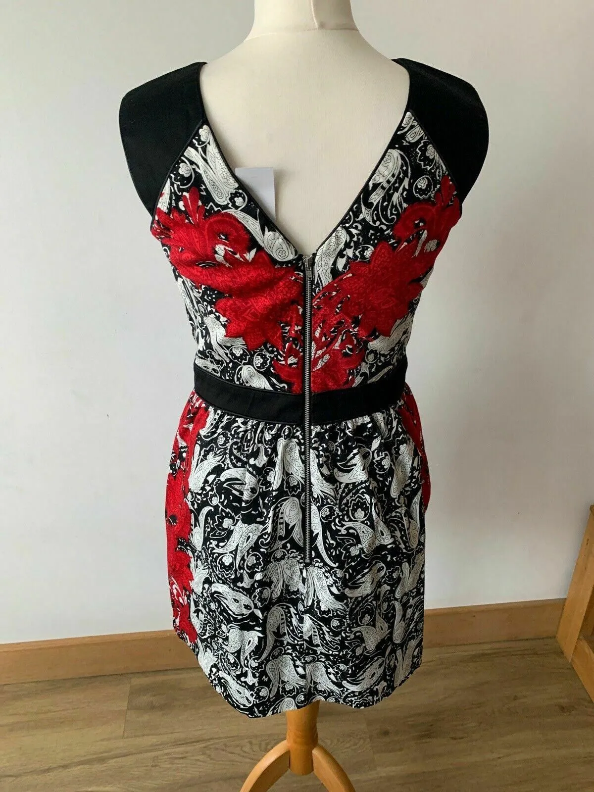 Warehouse Paisley Dress Size 12 Black White Red Black Band Sleeveless